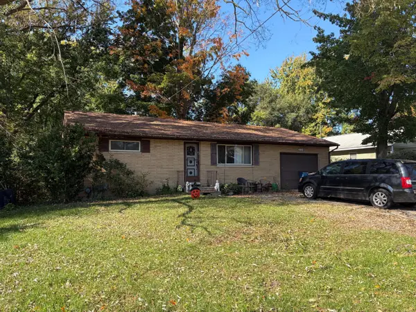731 S Beechtree Street, GrandHaven, MI 49417