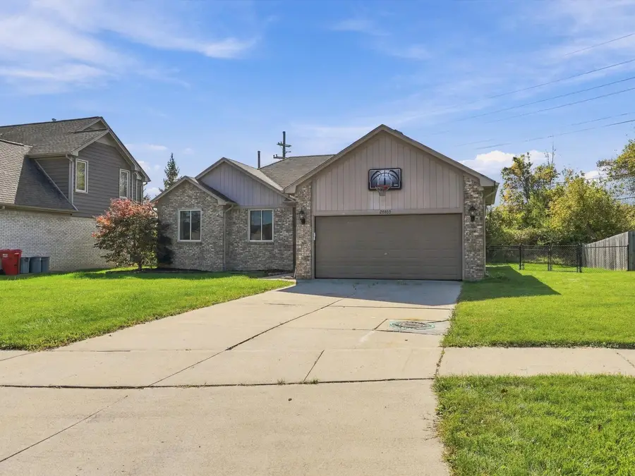 28460 Wales Drive, Chesterfield, MI 48047 - #3