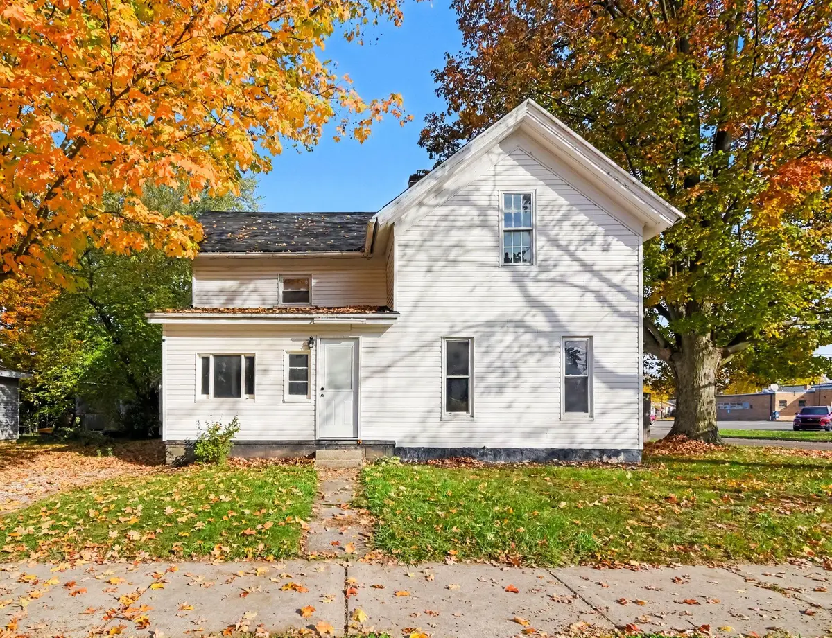 304 W Elm Street, Carson City, MI 48811 - #1