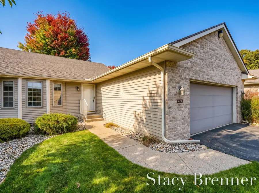 423 Falcon Drive Building: 16, Wayland, MI 49348 - #2