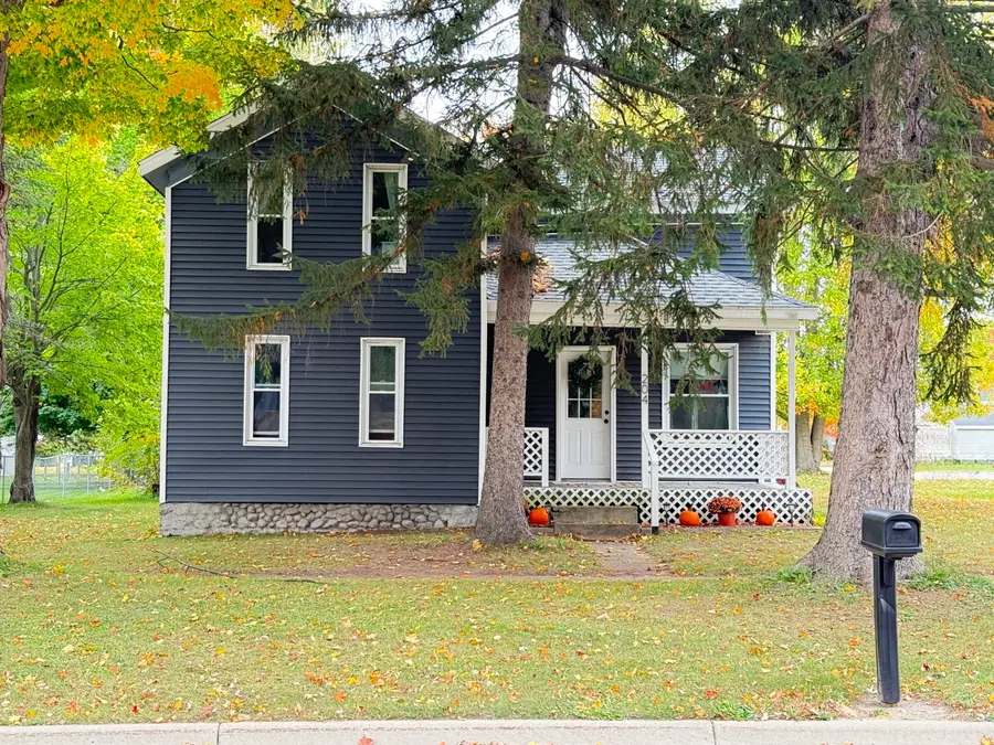 204 N Chippewa Street, Shepherd, MI 48883 - #2
