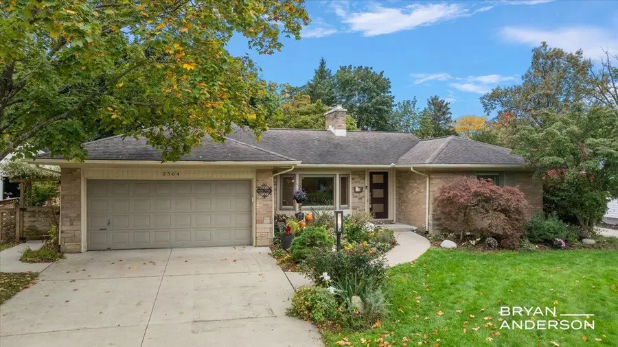 2504 Beechwood Drive SE, Grand Rapids, MI 49506 - #3