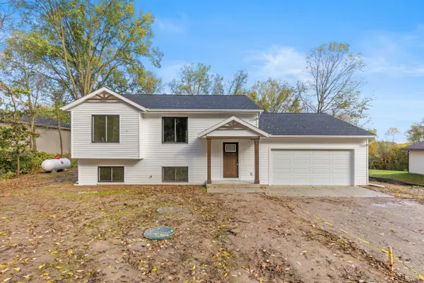 6250 W Guernsey Lake Road, Delton, MI 49046
