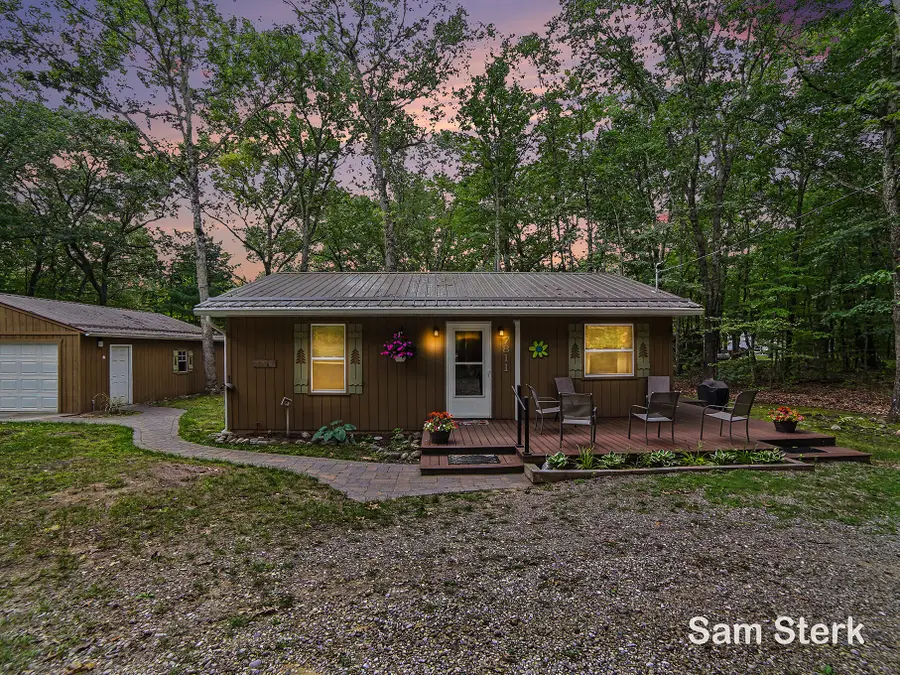 7811 E Chickasaw Trail, Branch, MI 49402 - #2