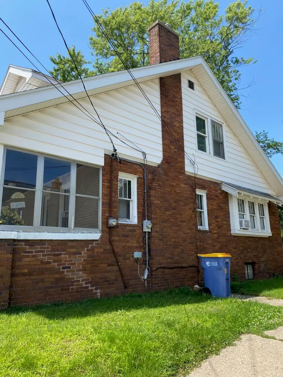 527 Kenwood Street NE, Grand Rapids, MI 49505 - #2