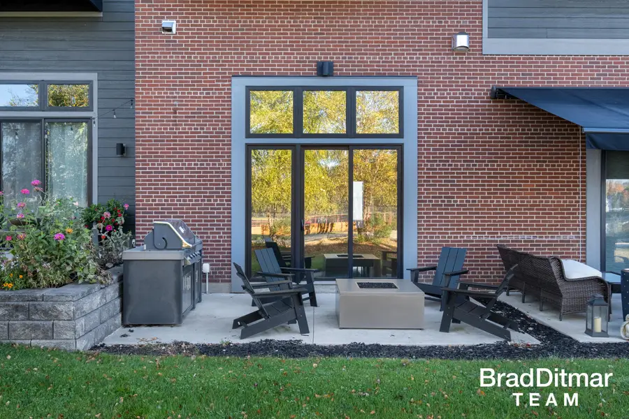 220 King Street Building: 1 Unit: 6, Lowell, MI 49331 - #3