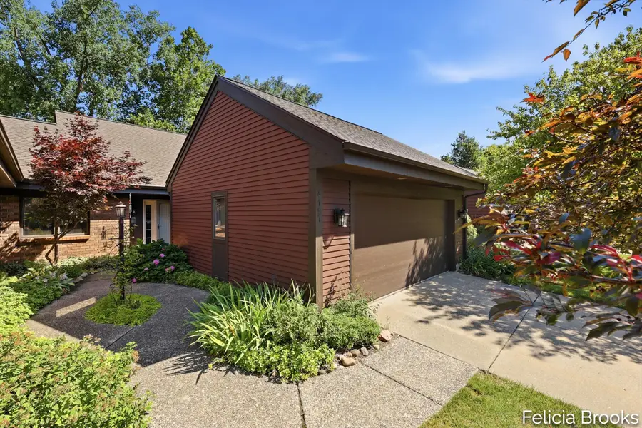 4197 Indian Spring Drive SW, Grandville, MI 49418 - #2