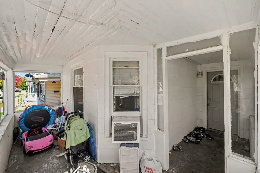 844 Lafayette Avenue NE, Grand Rapids, MI 49503 - #2