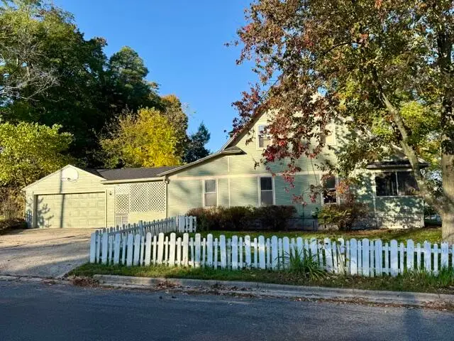 804 W Grand Street, Hastings, MI 49058 - #2