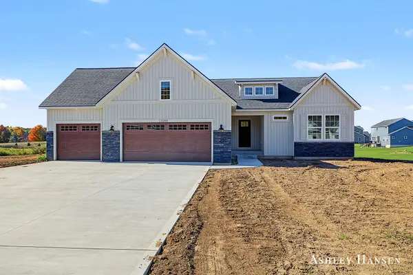 12044 Alden Court NE, Lowell, MI 49331
