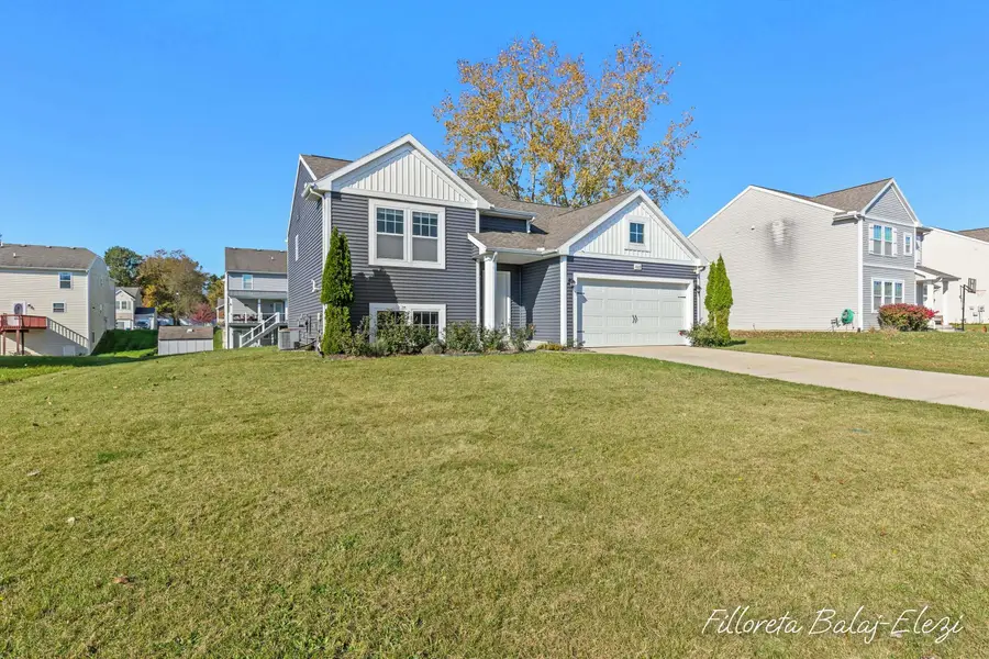 4669 Quaker Hill Court SE, Kentwood, MI 49512 - #2