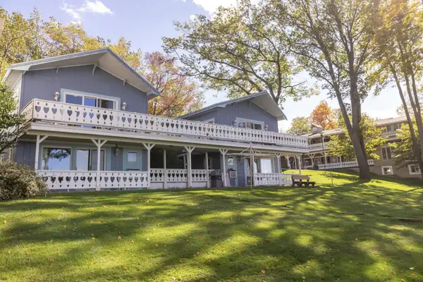 104 W Houghton Lake Drive, Prudenville, MI 48651