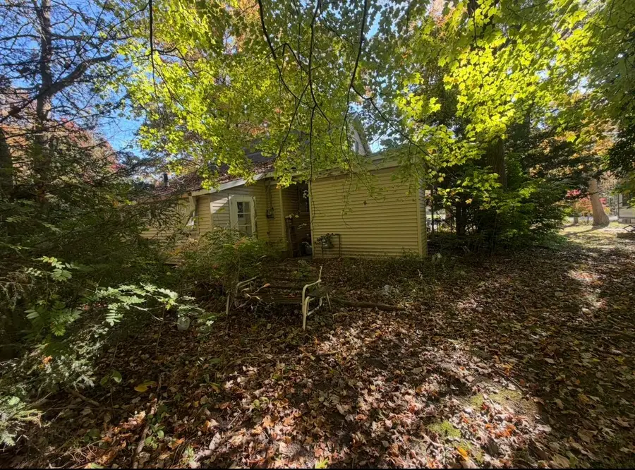 2072 W Giles Road, Muskegon, MI 49445 - #2
