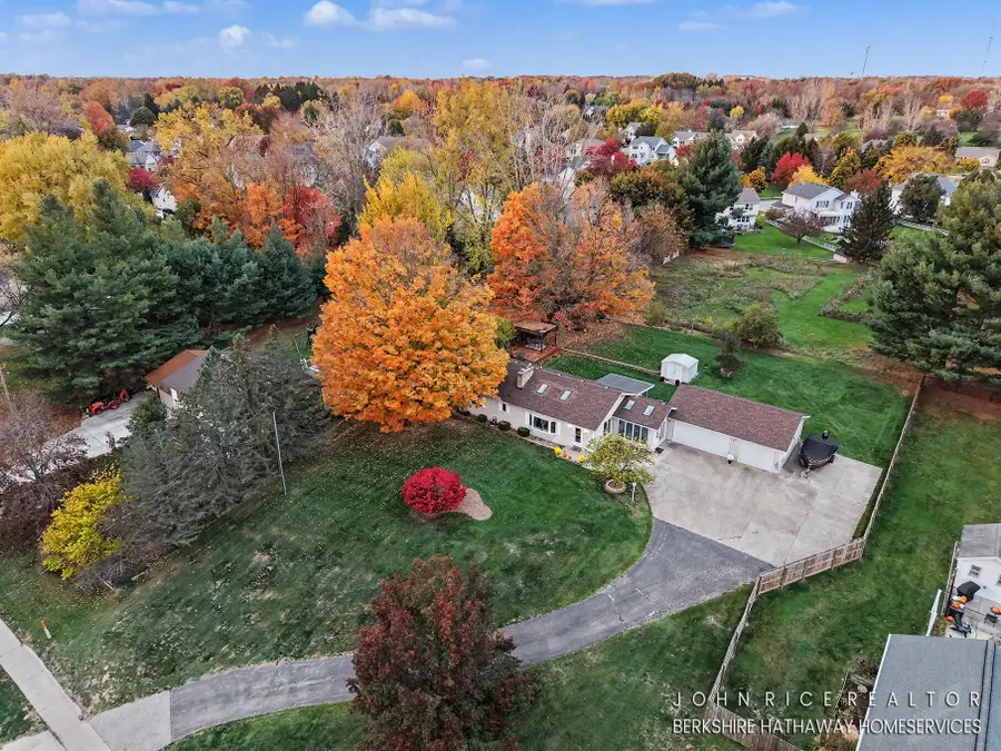 2875 Richmond Street NW, Grand Rapids, MI 49504 - #2