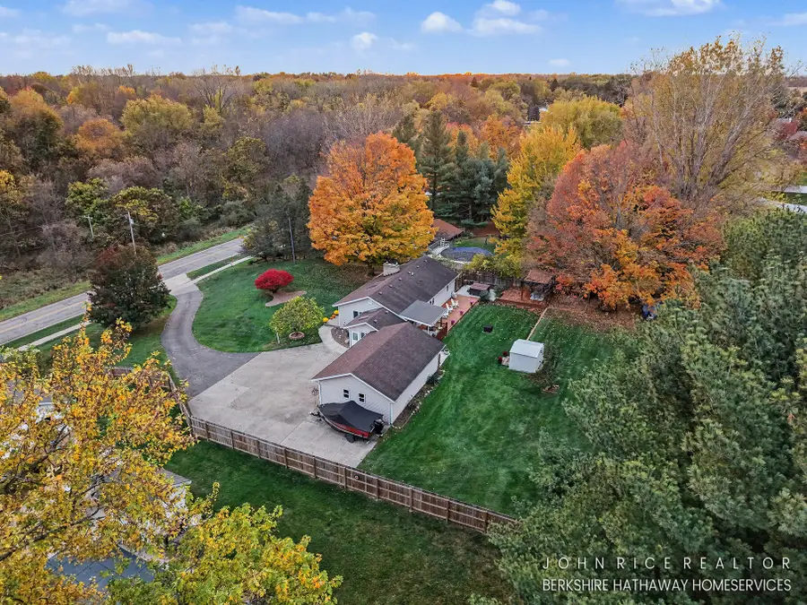 2875 Richmond Street NW, Grand Rapids, MI 49504 - #3