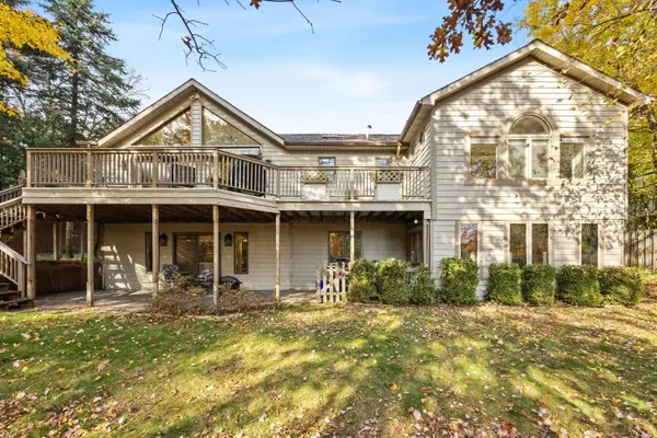 5256 E Woodmeade Court SE, Ada, MI 49301