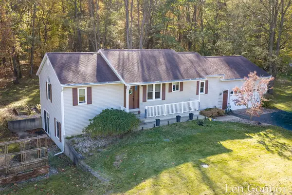 12250 Eyer Drive NE, Greenville, MI 48838