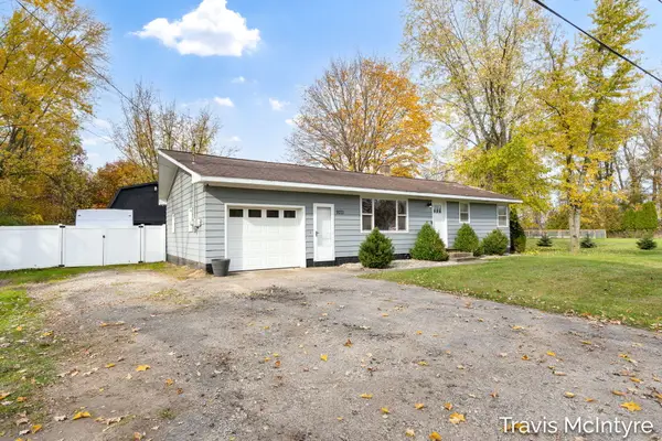 9371 Alpine Avenue NW, Sparta, MI 49345