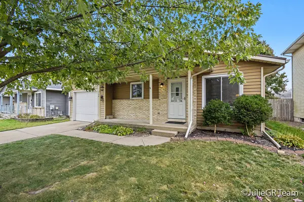 4690 Millhaven Drive SE, Kentwood, MI 49548