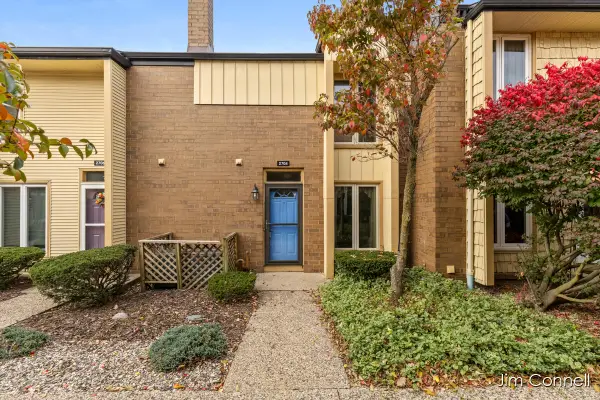 2704 Zuni Trail SE, GrandRapids, MI 49506