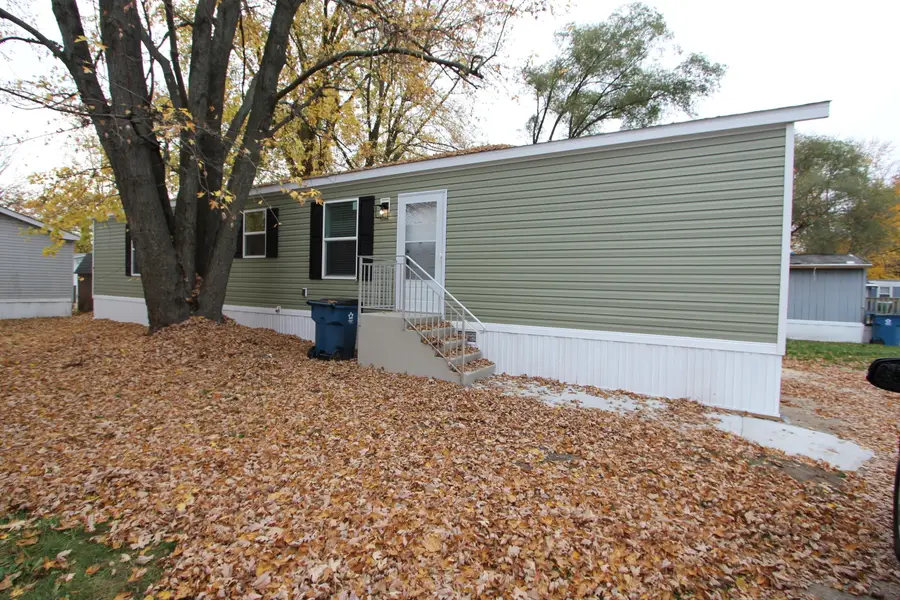 510 Jennifer Street SE, Kentwood, MI 49548 - #2