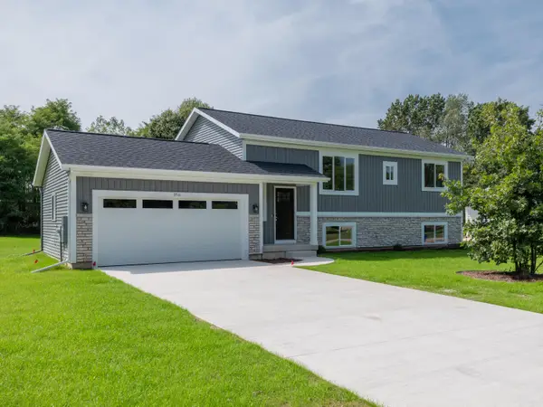 3511 Twin Spruce Drive, Kalamazoo, MI 49004