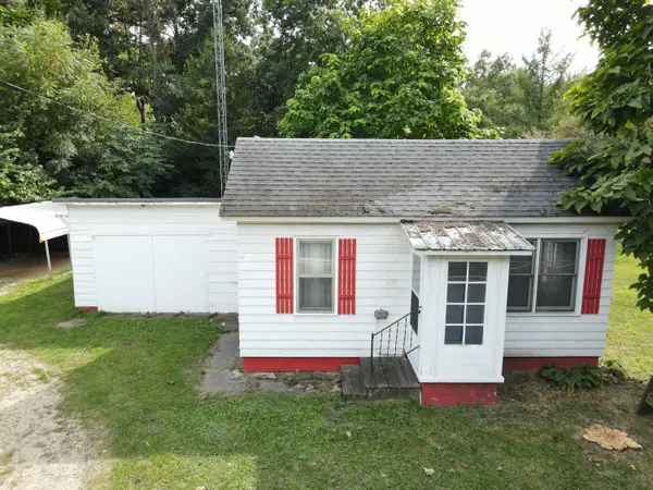 523 White Oak Road, Lawton, MI 49065