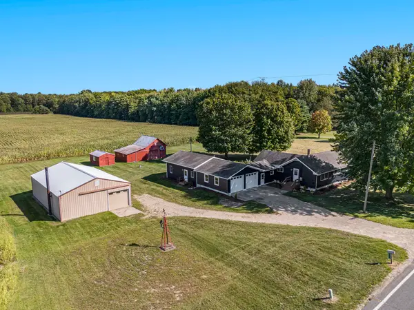 22571 County Road 687, Bangor, MI 49013