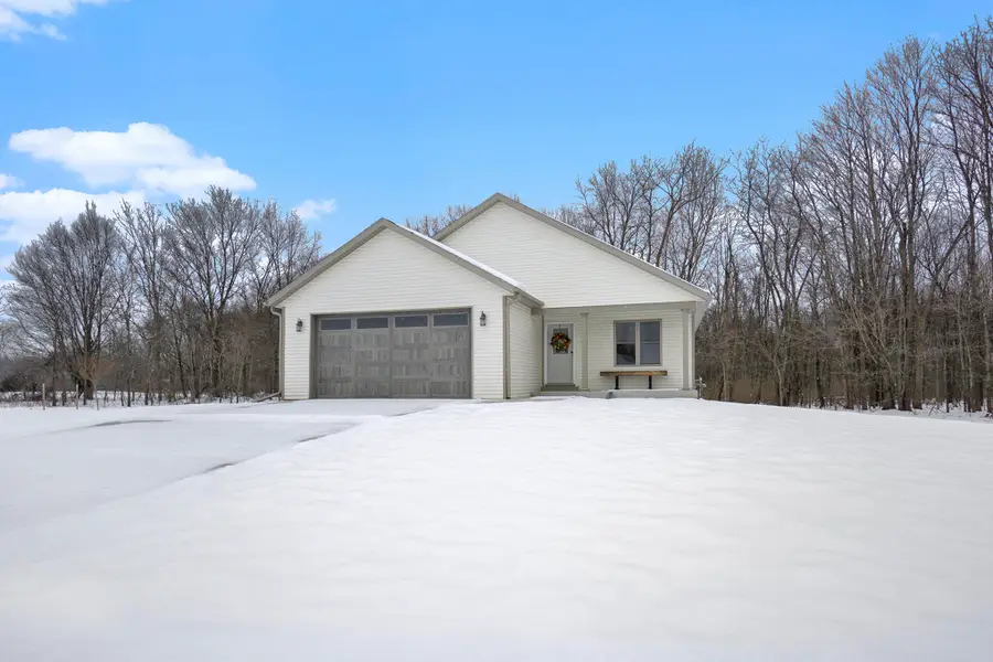 217 Corwin Meadows Drive, Lawrence, MI 49064 - #2