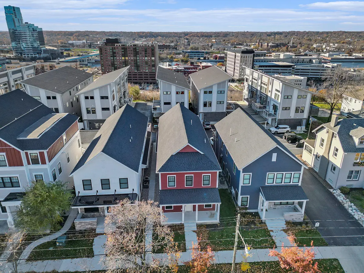 629 Fairview Avenue NE Unit: 2, Grand Rapids, MI 49503 - #1