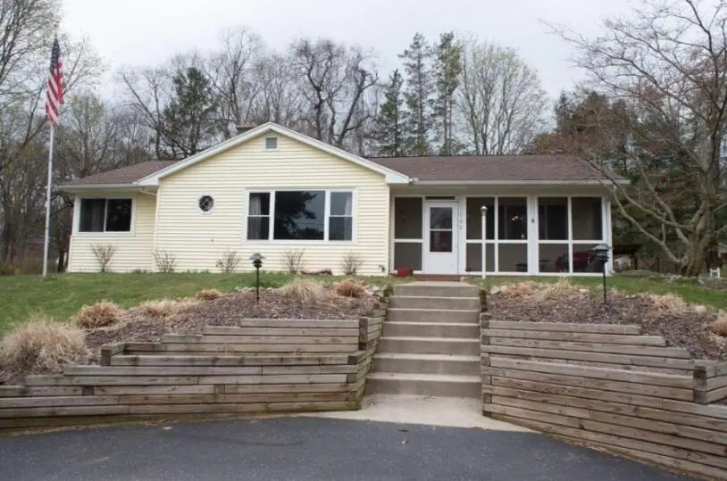 106 W Sunset Boulevard W, Pennfield, MI 49017 - Image #1