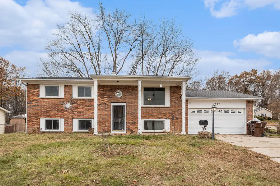 897 N Washington Avenue N, Bedford, MI 49037 - Image #2