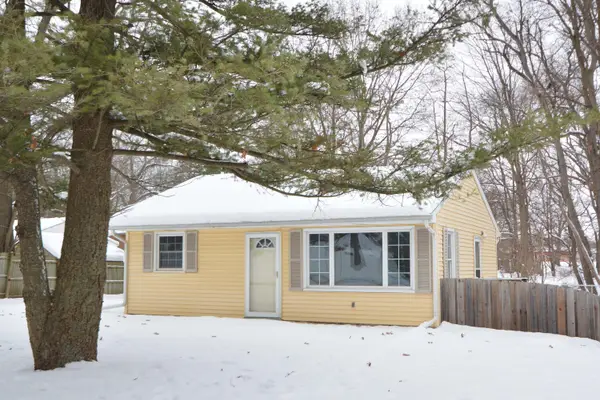 9247 Oakland Drive, Portage, MI 49024