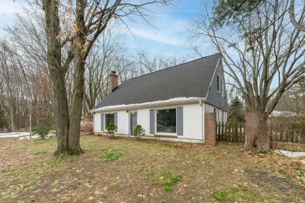 4240 Oakland Drive, Kalamazoo, MI 49008