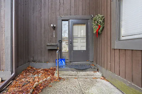 209 Paisley Court Building: 126, Kalamazoo, MI 49007