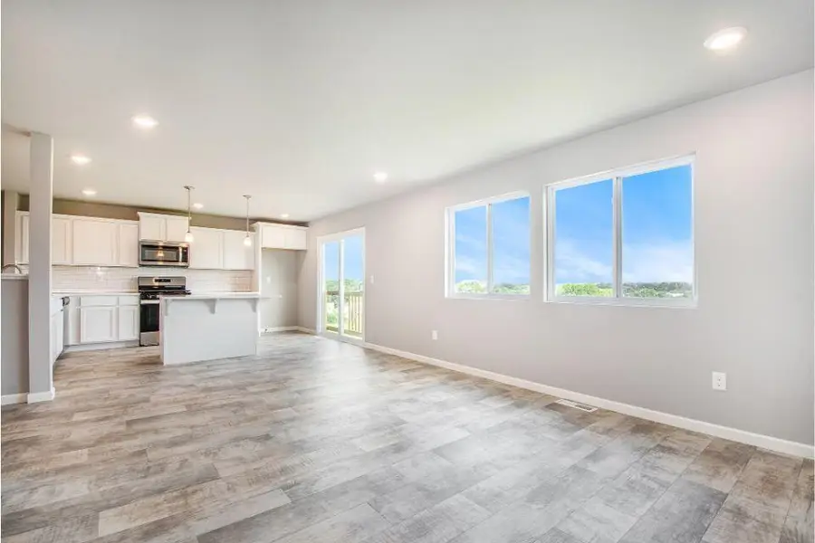 49076 Silver Oaks W, Mattawan, MI 49071 - Image #2