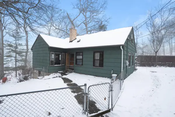 2400 Crest Drive, Kalamazoo, MI 49008