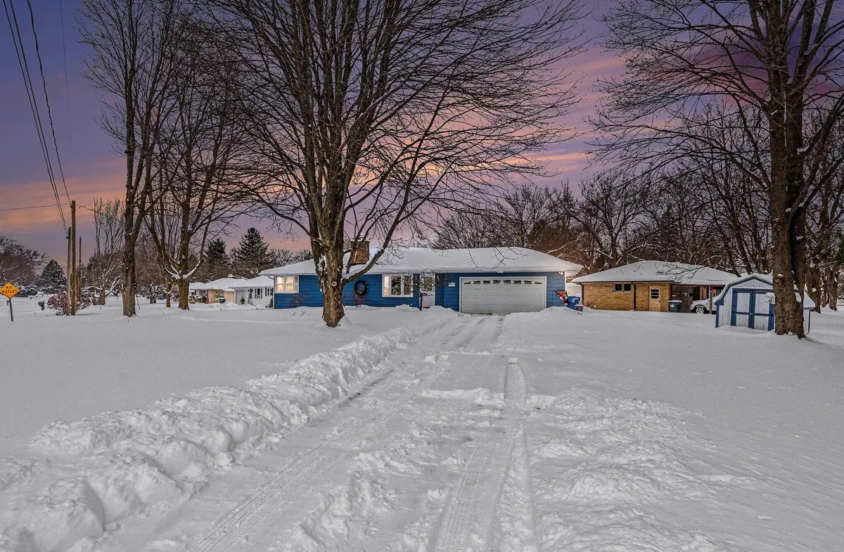 7589 Foxwood, Richland, MI 49083 - Image #1