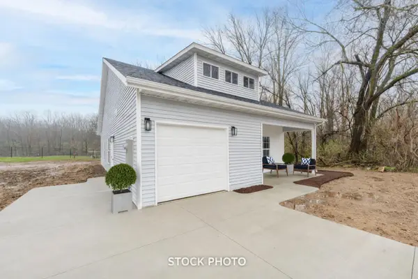 717 Victory Lane, Cassopolis, MI 49031