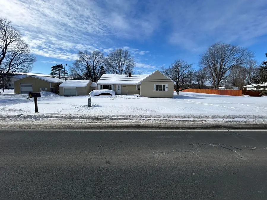 10515 N 12th Street, Plainwell, MI 49080 - #2