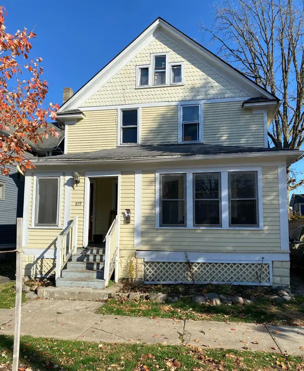 819 Oak Street, Kalamazoo, MI 49008