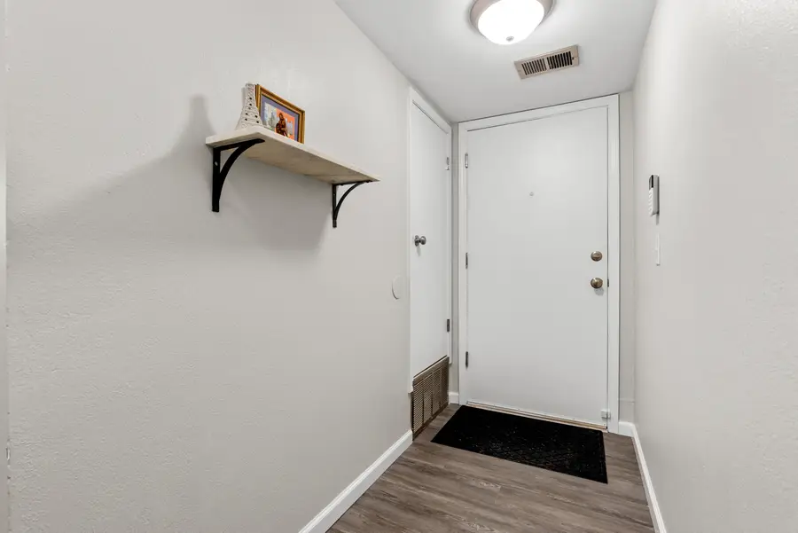 734 W Kilgore Road Unit: 101, Kalamazoo, MI 49008 - #3