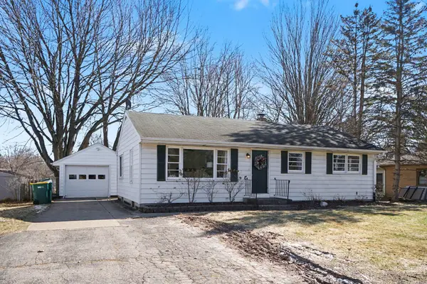 6909 Oakland Drive, Portage, MI 49024