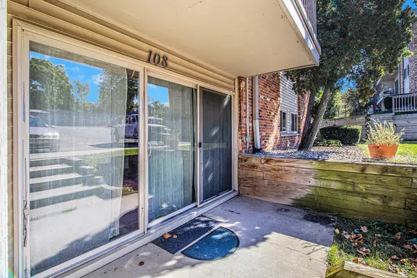 742 W Kilgore Road Unit: 108, Kalamazoo, MI 49008