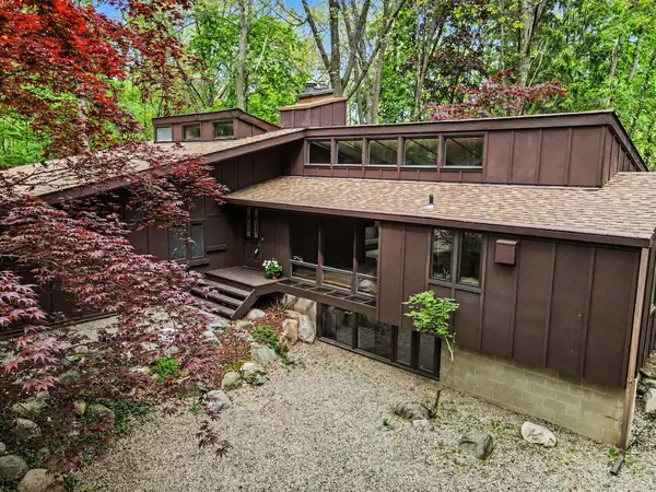 1000 Carolee Lane, Kalamazoo, MI 49008