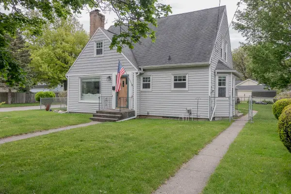 1334 Homecrest Avenue, Kalamazoo, MI 49001