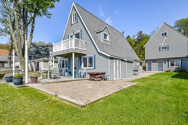 1210 N Eagle Lake, Kalamazoo, MI Yes