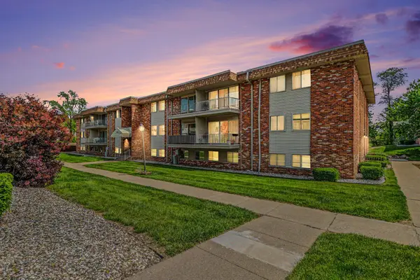 734 W Kilgore Road Unit: 303, Kalamazoo, MI 49008