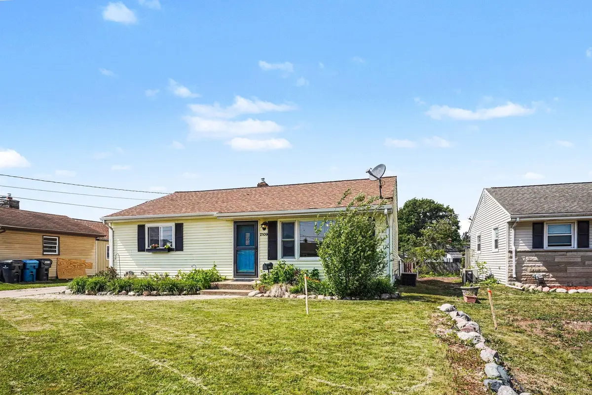 2109 Bloomfield Avenue, Kalamazoo, MI 49001 - #1