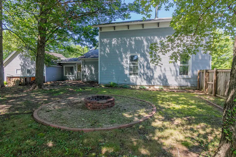 506 E 2nd Street, Lawton, MI 49065 - #3